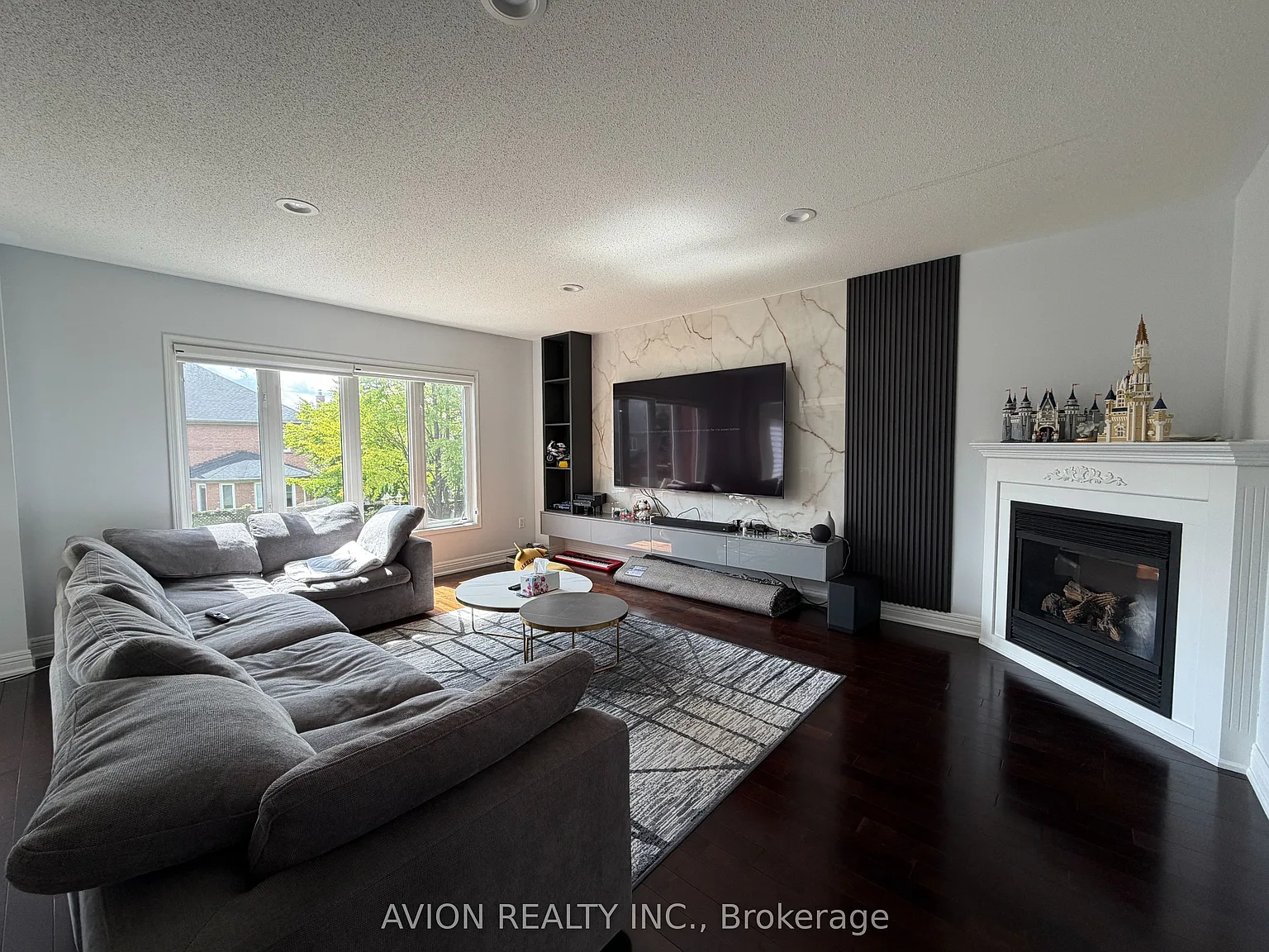 4 bed, $3,800 — Photo 2