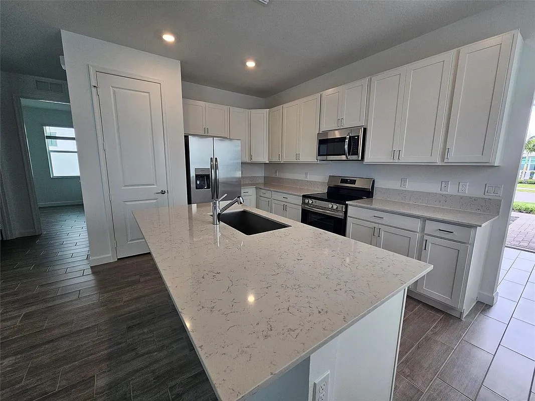 3 bed, 2.0 bath, 1485 sqft, $3,700 — Photo 1