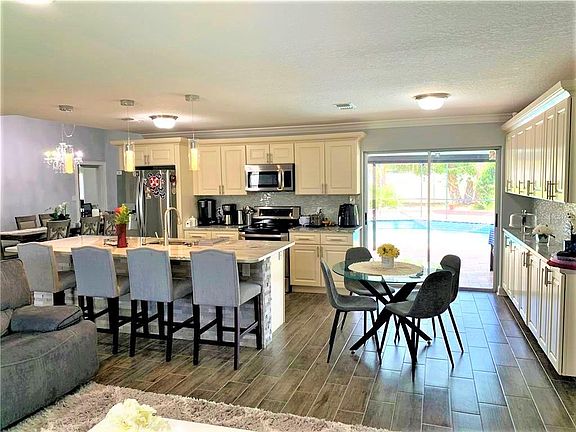 3rd image of 7759 Hyacinth Dr