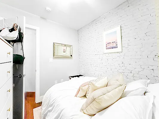 Rented by Compass | media 2