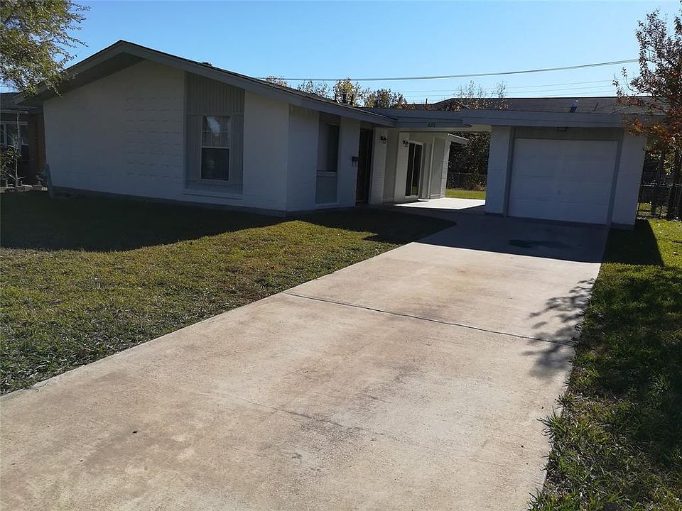 1st image of 828 W Grubb Dr