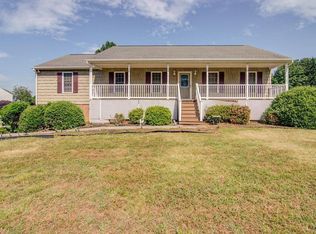101 Meadows Dr, Forest, VA 24551