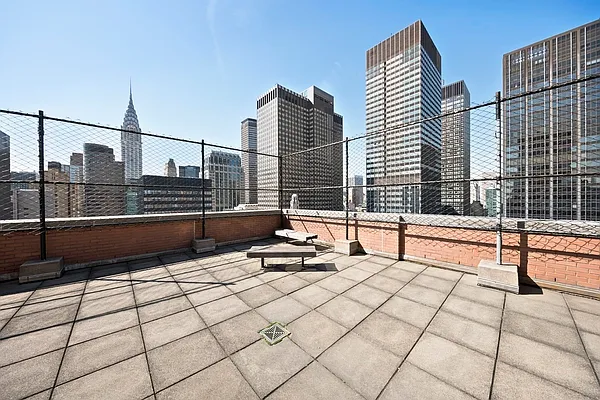 Rented by Bank Neary | media 43