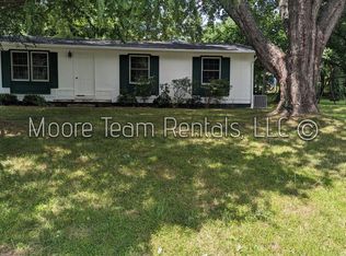 120 Robin St, Hendersonville, NC 28739