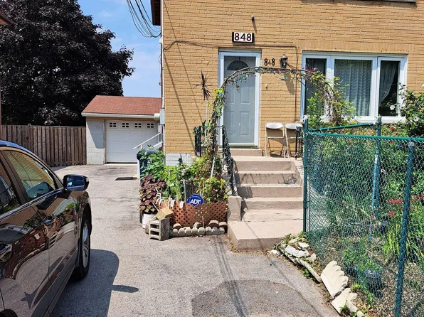 848 Danforth Rd #Basement, Toronto, ON M1K 1H5