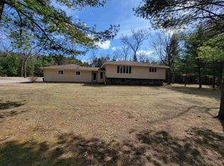 W12151 Greenwood Rd, Hancock, WI 54943