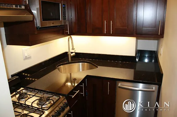 Rented by Kian Realty | media 6