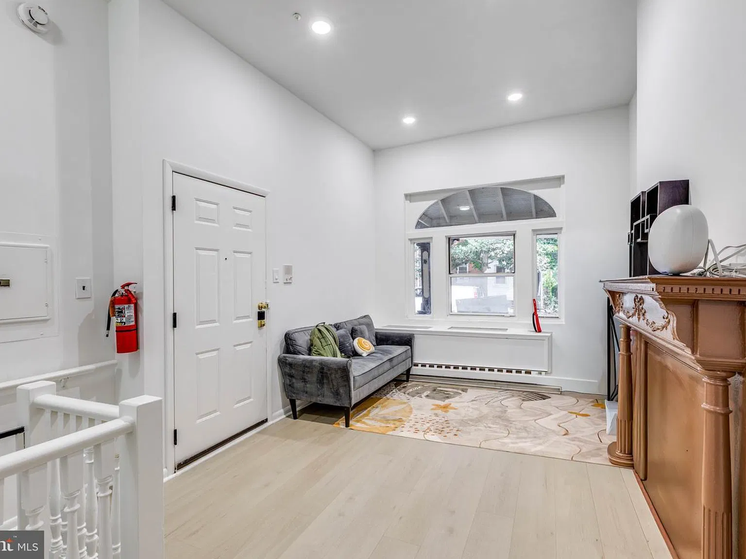 4242 Pine St #1A — Photo 2