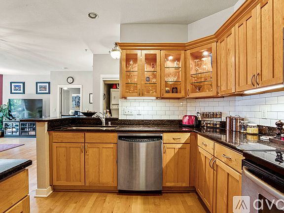 5th image of 1812 E Lafayette Pl APT 205