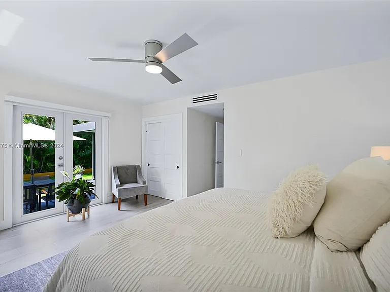 7531 Miami View Dr — Photo 16
