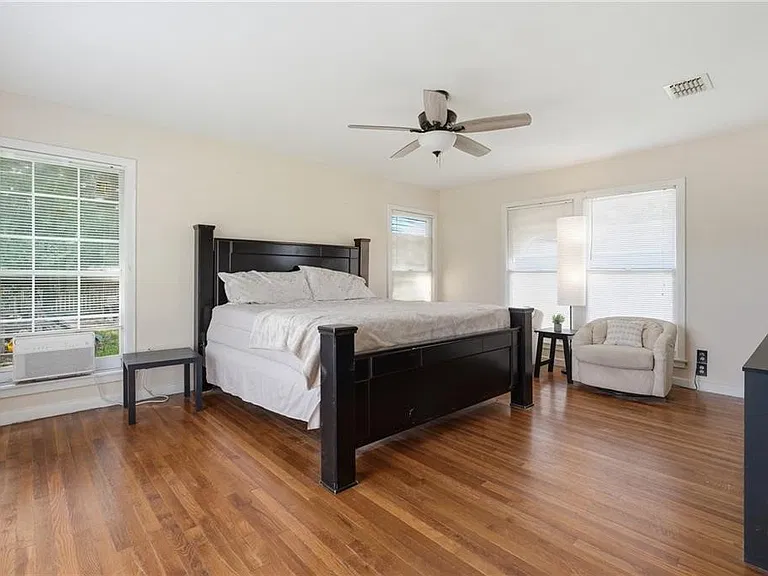 651 W Wilson Ave — Photo 9