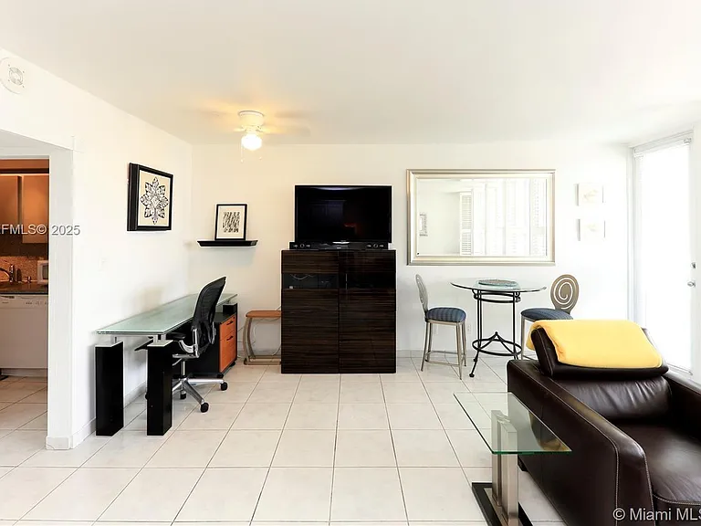 100 Lincoln Rd #509 — Photo 3