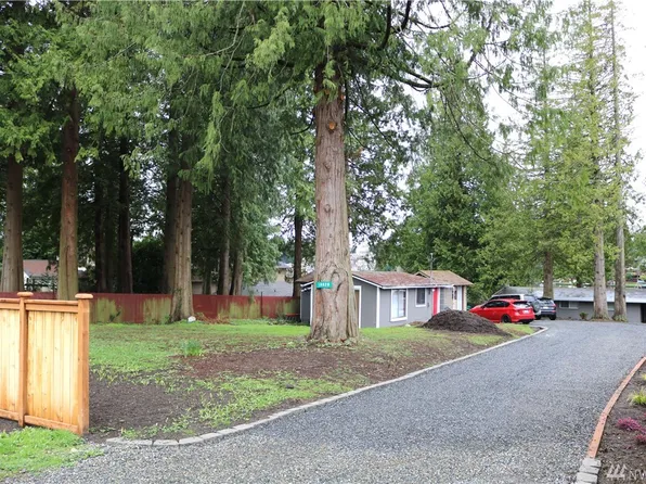 15820 E East Shore Dr, Lynnwood, WA 98087