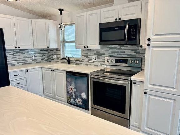 5th image of 2319 Heron Dr