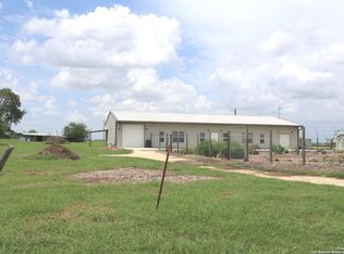 1221 N Santa Clara Rd, Marion, TX 78124