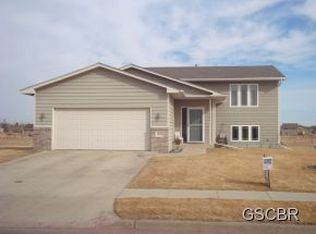 1707 Country Club Dr, Elk Point, SD 57025
