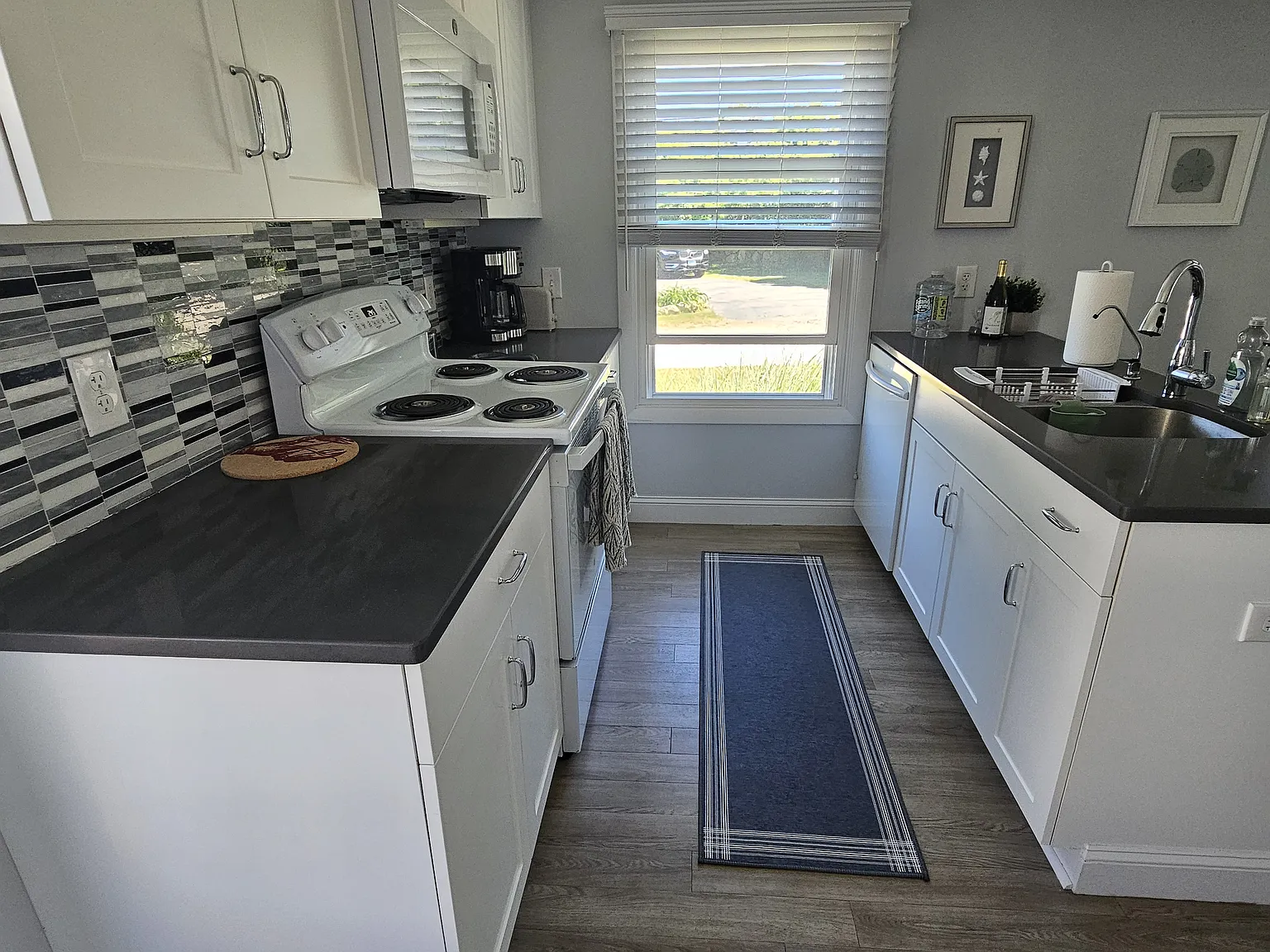 3 bed, 910 sqft, $2,500 — Photo 3