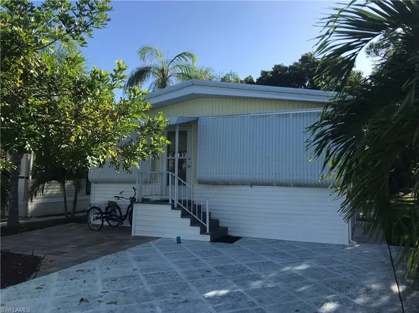 24441 Lindy Ln, Bonita Springs, FL 34134