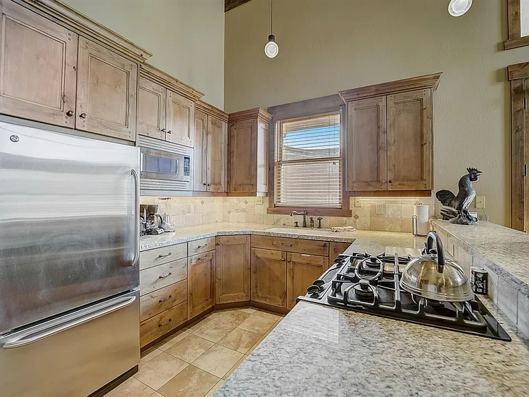 7580 Royal St E #32 — Photo 9