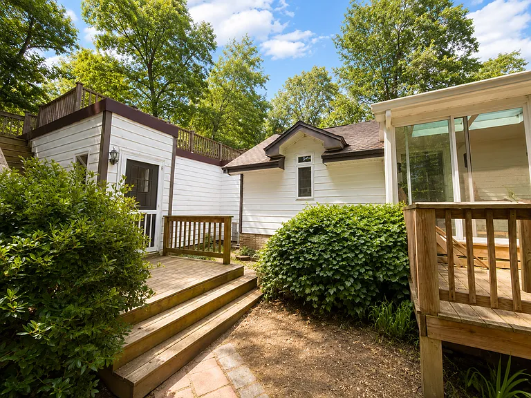 1386 Pine Rd — Photo 5