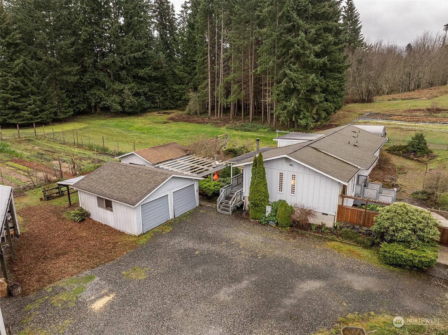 43 Black Diamond Rd photo 1