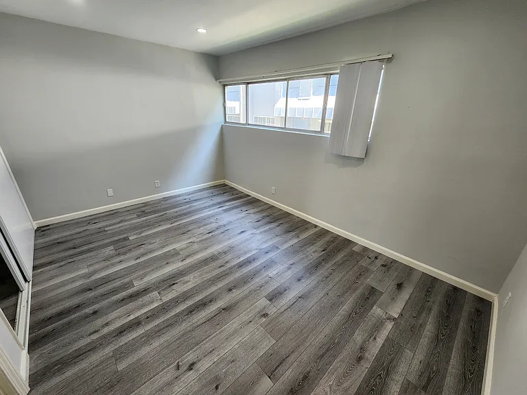 12744 Moorpark St #3 — Photo 2