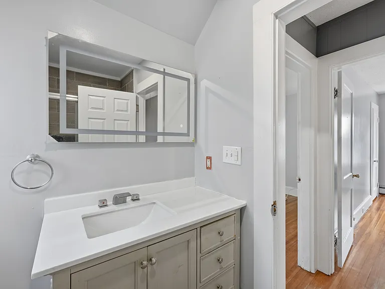 2 Oakland Ave — Photo 3