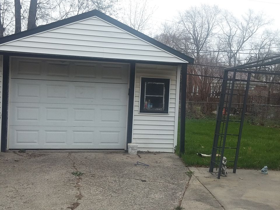 2nd image of 16534 Hubbell St