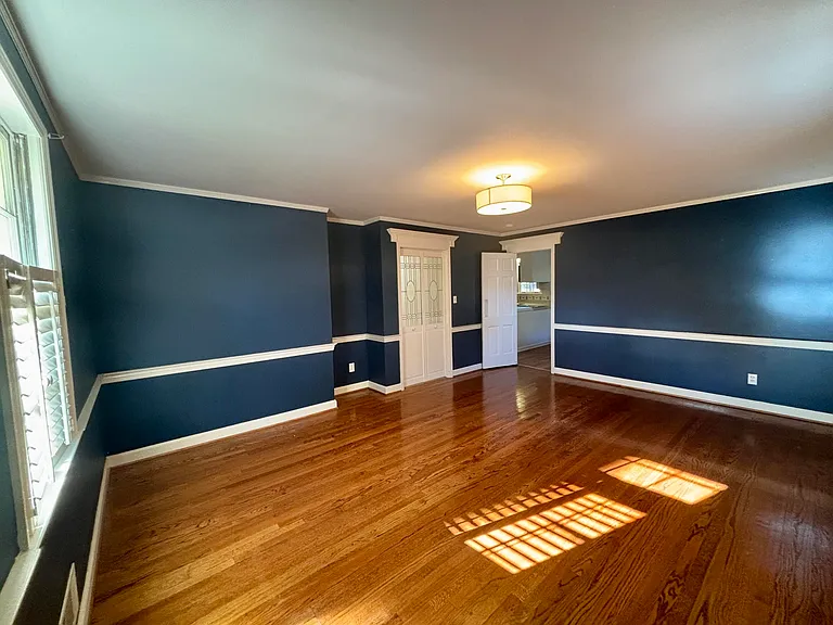 807 Barrett Ln — Photo 9