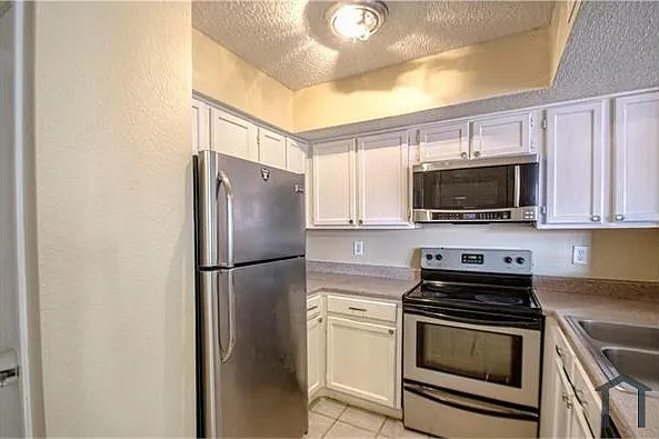 9835 Walnut St #202 — Photo 17