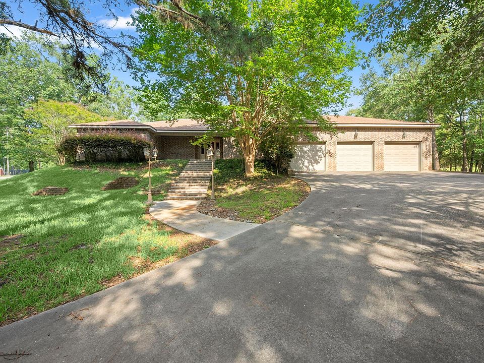 1st image of 156 Magnolia Bend Dr