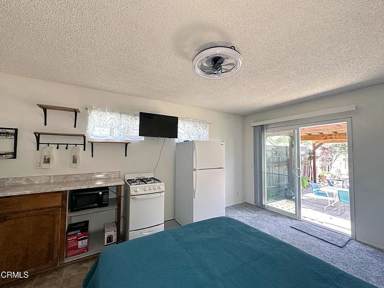 242 N 5th St #B — Photo 4