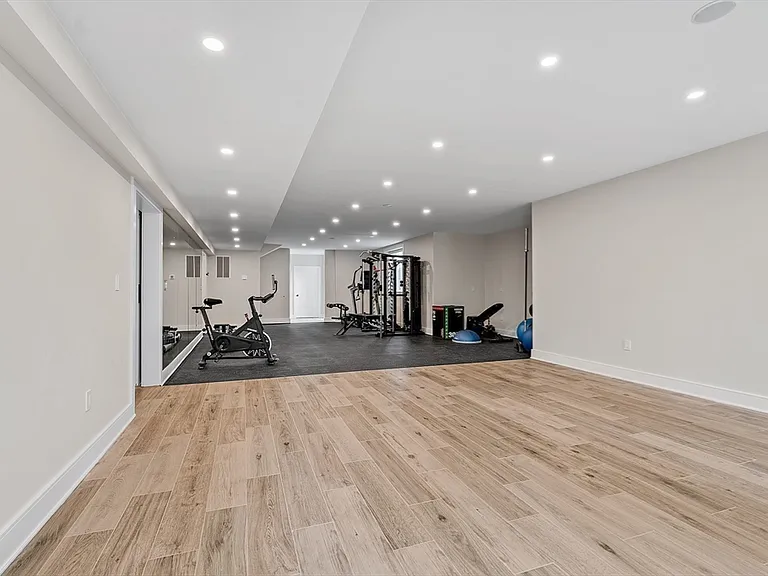 5 Colonial Rd #5 — Photo 26