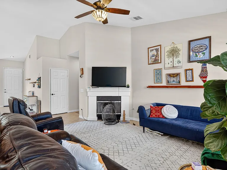 1528 Knoll Park Gln — Photo 8
