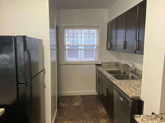 4th image of 14460 Superior Rd