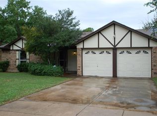 1424 Warren Ln, Fort Worth, TX 76112