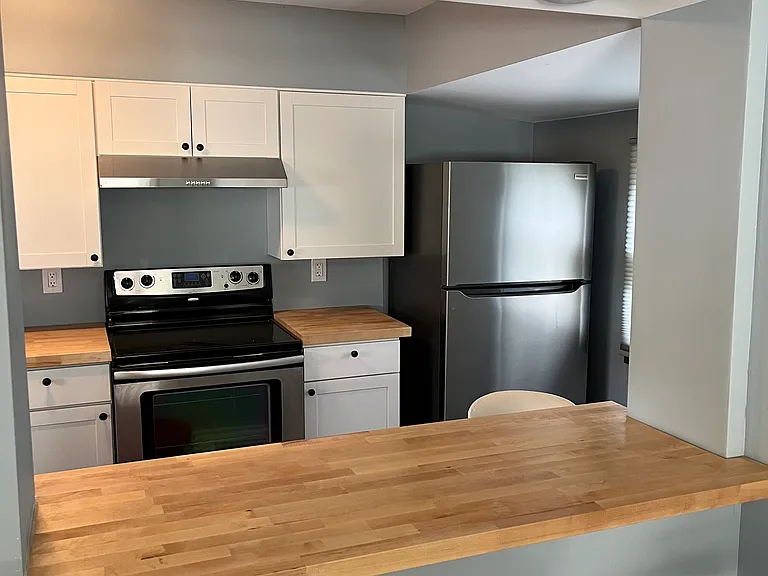 4 Meadow St #2 — Photo 5
