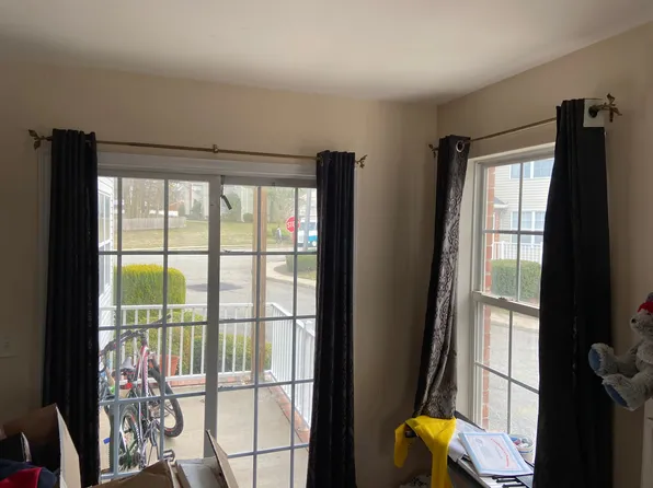 194 Barclay Ct, Piscataway, NJ 08854