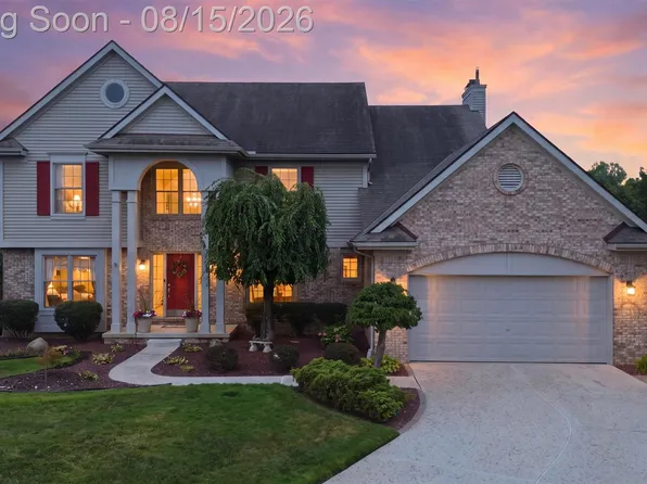 18145 Queensbury Dr, Livonia, MI 48152