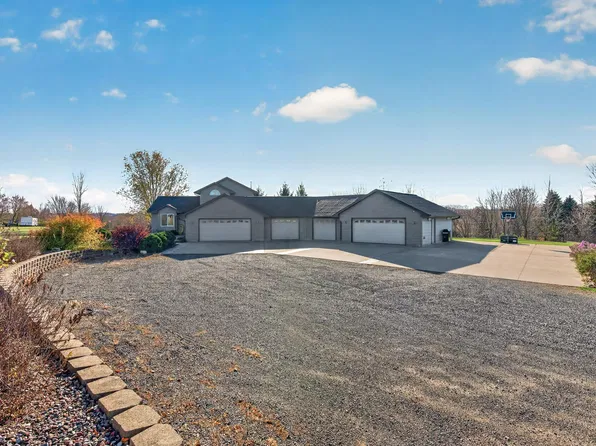 14597 255th St, Lindstrom, MN 55045