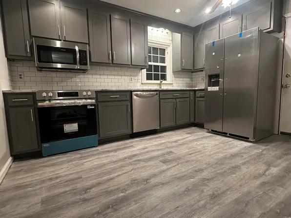820 Enos Ct, Newport News, VA 23608