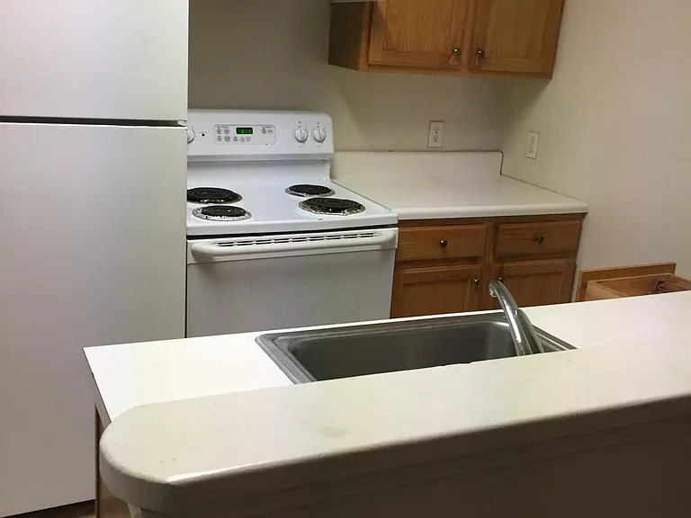 729 W Marshall St #A — Photo 4