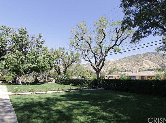 3rd image of 306 W Sierra Madre Ave