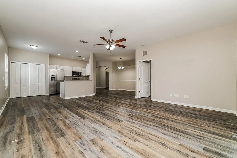 3 bed, 2.0 bath, 1550 sqft, $2,050 — Photo 3
