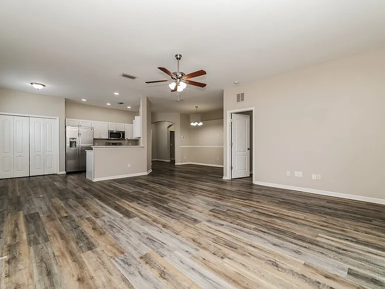 13417 Silvercreek Dr — Photo 3