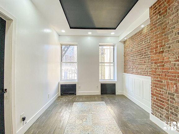 2nd image of 509 Van Buren St #3RT