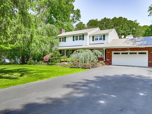 3rd image of 16 Marget Ann Ln