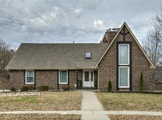 2416 SW Stonecreek Ct, Blue Springs, MO 64015