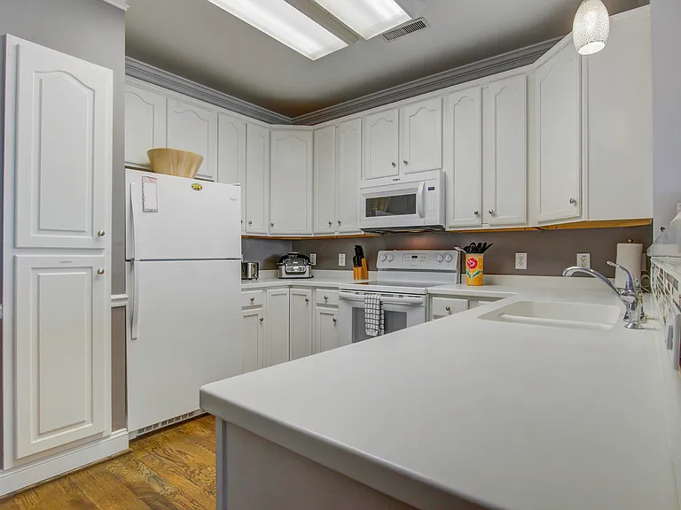 106 Arctic Ave #1DD — Photo 10