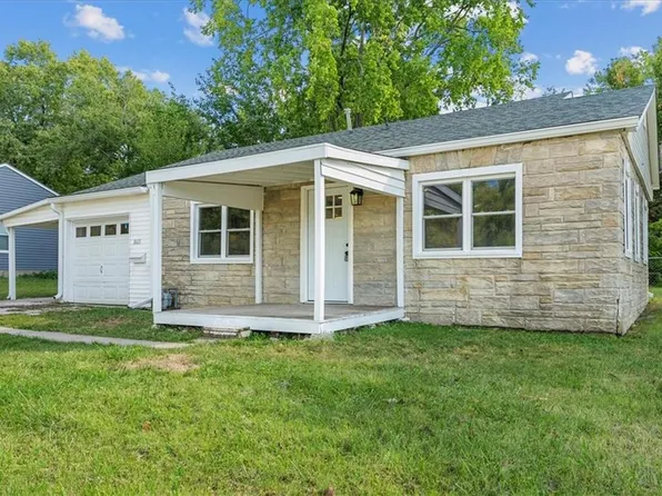 8615 W 56th Ter, Overland Park, KS 66202